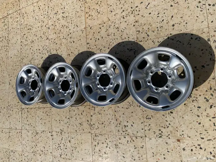 الجنوط مقاس 15 يركبن على أي سيارة 3