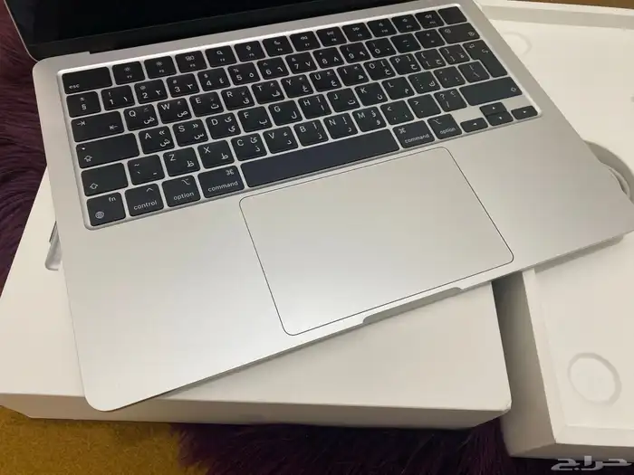 ماك بوك اير M2 نفس الجديد 13