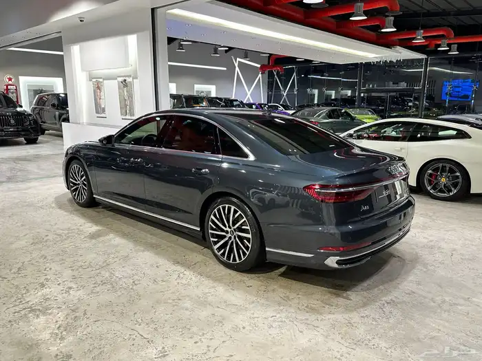 اودي A8 موديل 2025 ماشي 2.945 كم وارد الوكالة 3