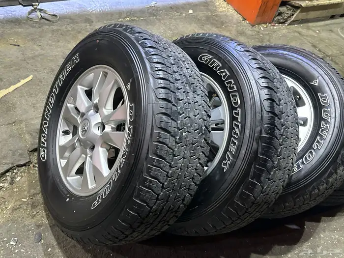 كفرات دنلوب وكاله مع جنوط جكسار وكاله مقاس 17 جيب 22