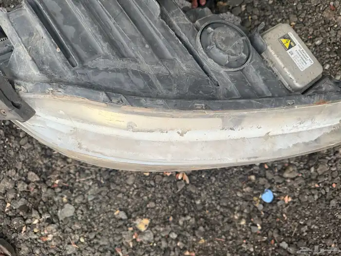 للبيع شمعة جينسس 2009-2014 جهة السائق 3