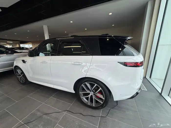 2024 Land Rover Range Rover Sport P400 Dynamic SE 2