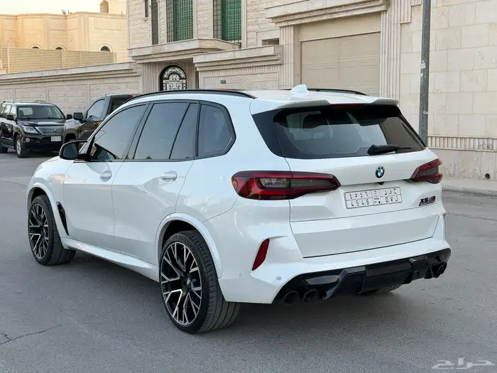 بي ام دبليو X5 M كومبتشن 2021 ماشي 32 الف 1