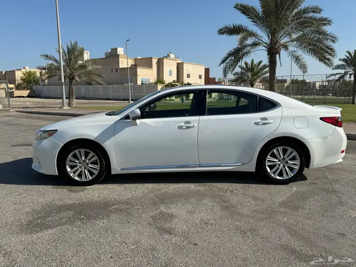 ES350 موديل 2015 بحالة ممتازة 4