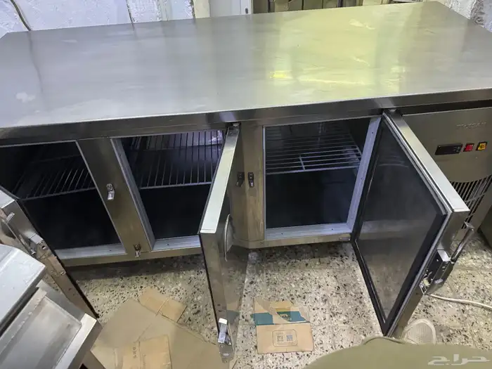 معدات مطعم و مقهى 81