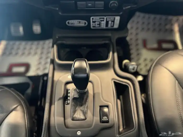 ديفندر 110 قير اوتوماتيك - LAND ROVER Defender 110 9