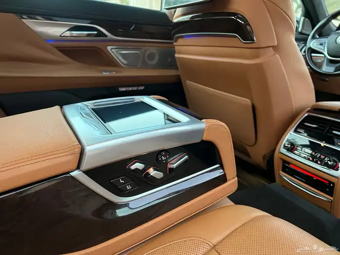 بي ام دبليو ( 750 li ) الموديل 2016 فل مخزن شبه جديد 22