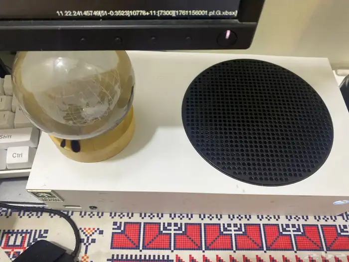 اكس بوكس سيريس اس مع يد كل شي فيه ممتاز 0