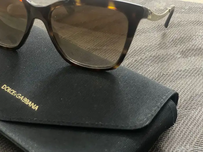 نظارة شمسية نسائية من ماركه BVLGARI للبيع 3