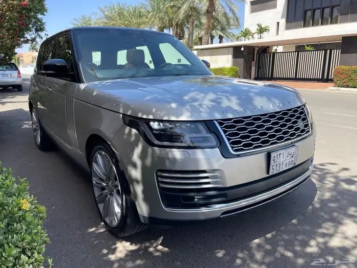 رنج روفر فوج SE V8 2018 ناغي ( بحالة الوكالة ) 8