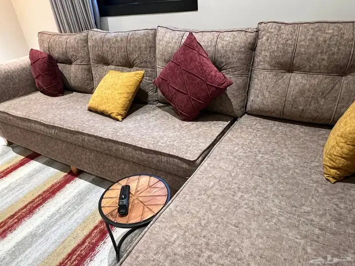 كنبة زاوية للبيع بحالة ممتازة 3