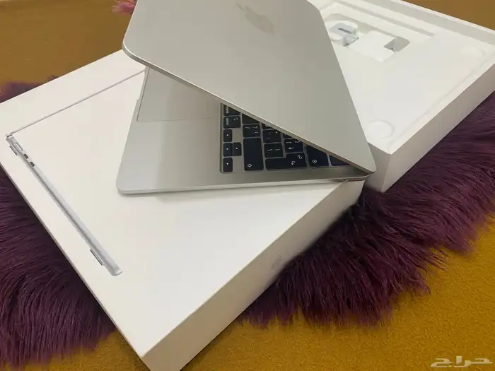 ماك بوك اير M2 نفس الجديد 20