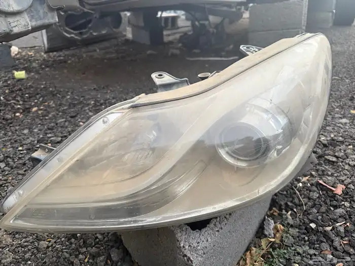 للبيع شمعة جينسس 2009-2014 جهة السائق 0