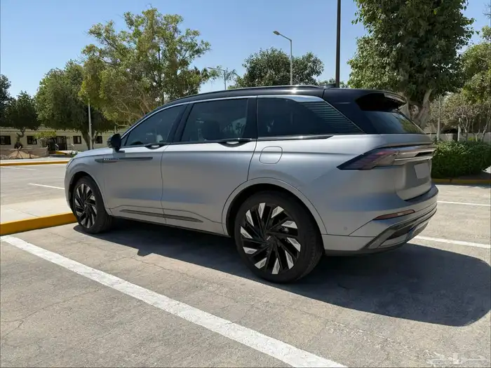 لينكون نوتيلوس بريزيدينشال هجين فل 2024 Lincoln Nautilus 3