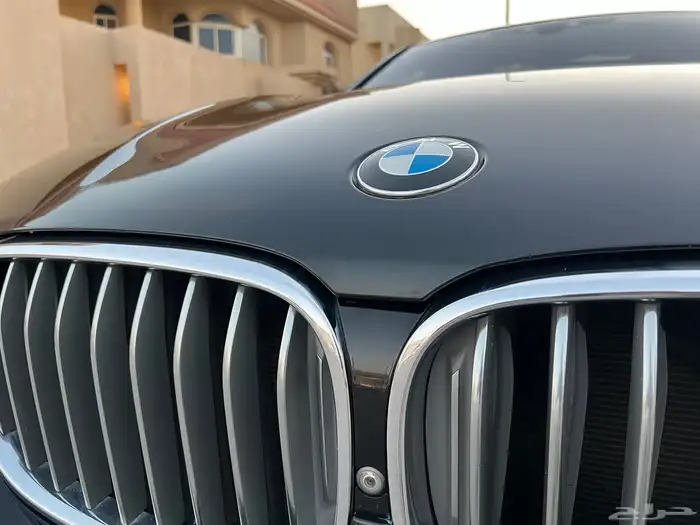 بي ام دبليو ( 750 li ) الموديل 2016 فل مخزن شبه جديد 10