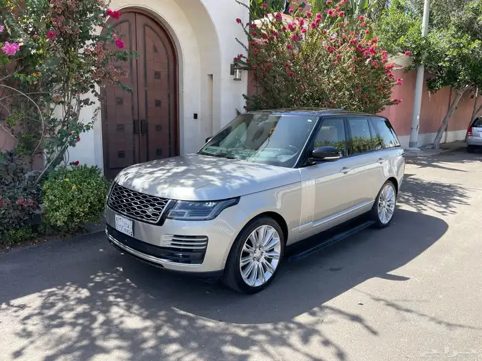 رنج روفر فوج SE V8 2018 ناغي ( بحالة الوكالة ) 0