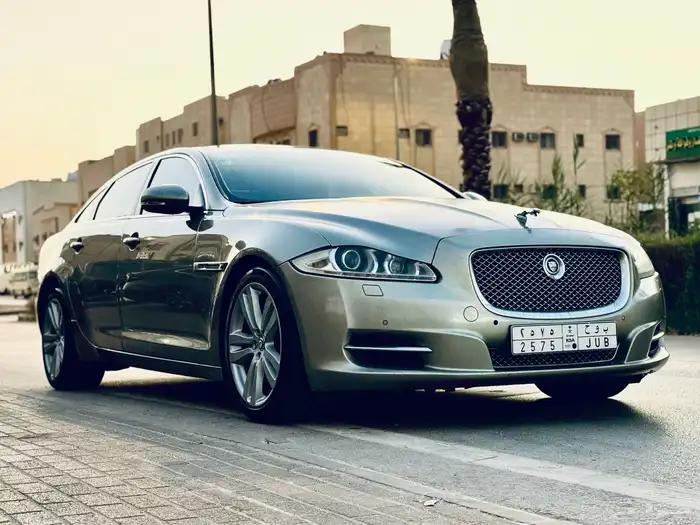 جاكوار jx للبيع اليوم بداعي السفر نضيف جدا وكاله على الفحص 63