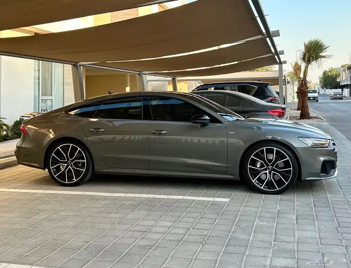 Audi A7 S-Line 2023 على الضمان بلاك اديشن 1