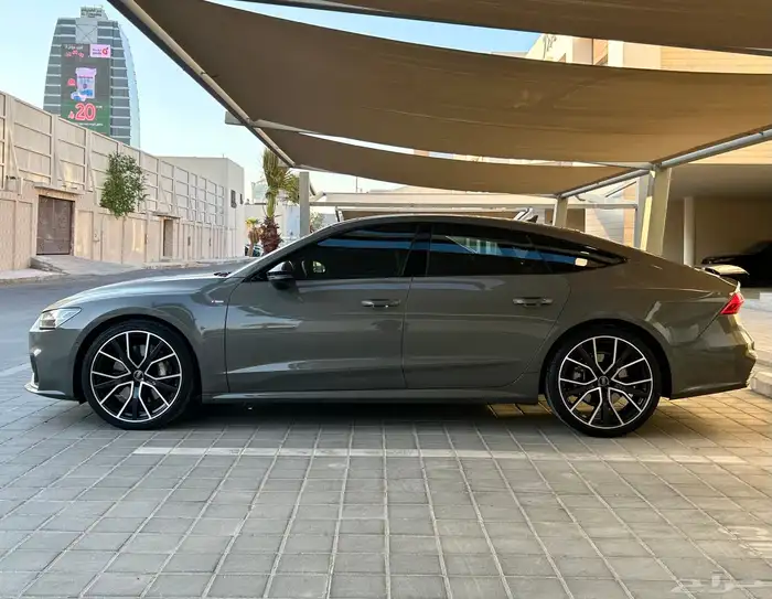 Audi A7 S-Line 2023 على الضمان بلاك اديشن 4