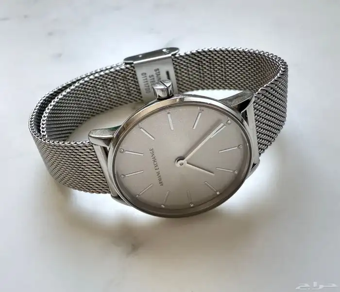 ساعة نسائية فاخرة ماركة ارماني مستعملة 3