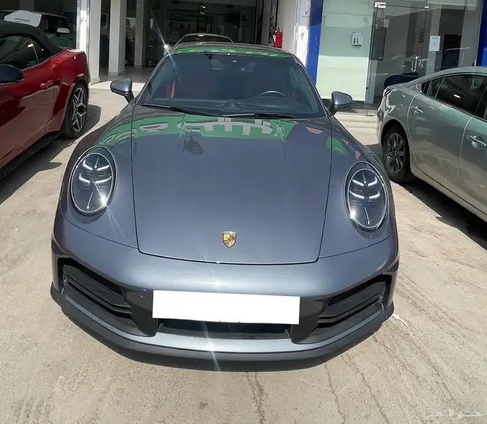 ايجار بورش كاريرا 2025 لون رصاصي 0