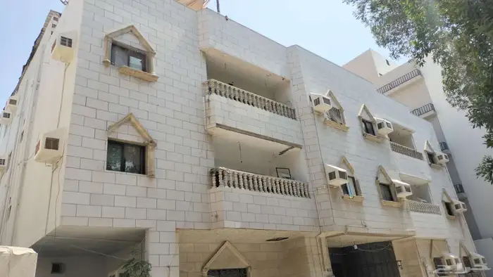 للبيع عمارة استثماري بحي العزيزية صيده و فرصصه للاستثمار 1