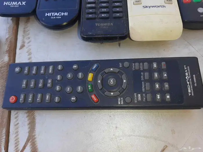 مجموعه من الريموتات التلفزيون الاصلي 3