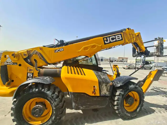 فركلفت للايجار ورافع تلسكوبيه بوبكتات تيليهندر كرينات لايجار 1