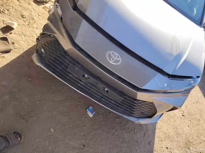 تويوتا كامري 2025 هايبر تشليح قطع غيار فقط 2