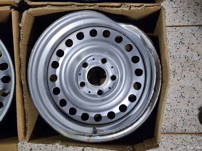 للبيع جنوط مرسدس 5