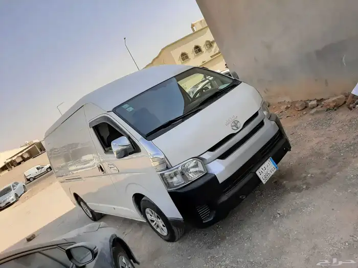 باص فإن بضاعة بنزيم موديل 2014 للبيع 4