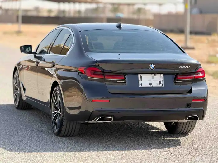 بي ام دبليو 520i 2021 7