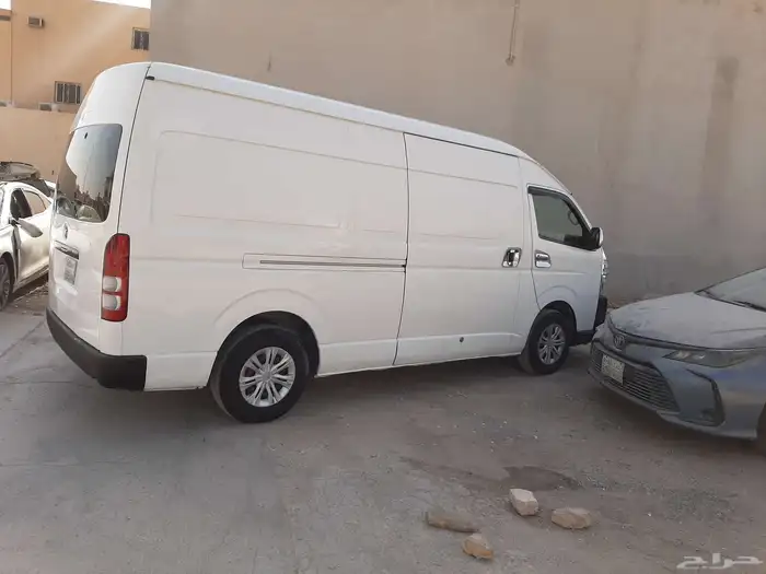 باص فإن بضاعة بنزيم موديل 2014 للبيع 6