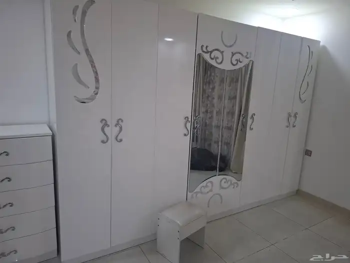 يوجد لدينا نجار فك وتركيب دولايب ومطابخ وغرفه نوم شامل الفك 1