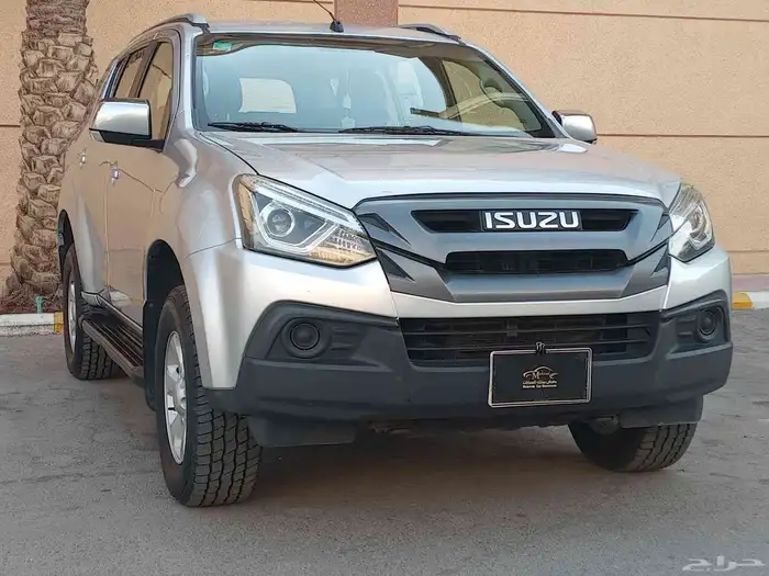 ايسوزو جيب ديماكس ( 2020 ) ديزل دبل اتوماتيك نظيف جدا 1