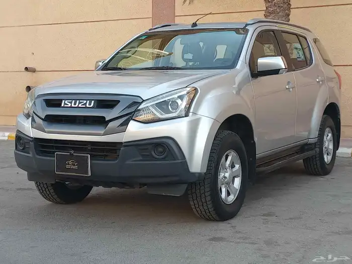 ايسوزو جيب ديماكس ( 2020 ) ديزل دبل اتوماتيك نظيف جدا 2