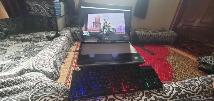 لابتوب شركة DELL 7