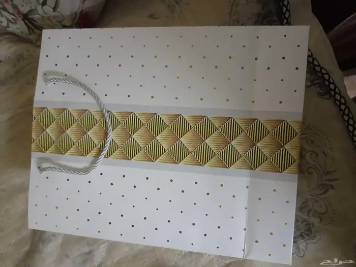 عطر نسائي فاخر معاه كيس حق هدايه سعره في نون 150 1