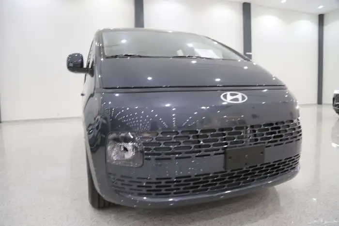 هيونداي ستاريا 2025 FWD ب 125350 بالضريبة 1