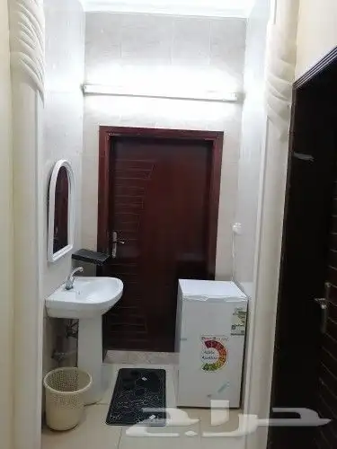 غرف واجنحه مفروشه بالكامل جيزان حي الشاطي قرب البحر والجامعه 0