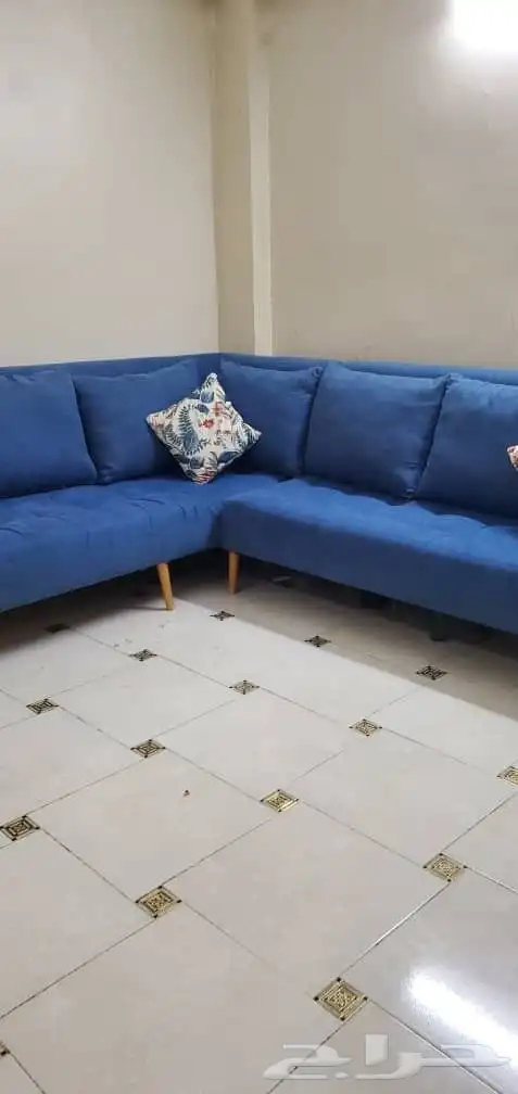 كنب كبير مع طاولات 550 والأزرق 250 1