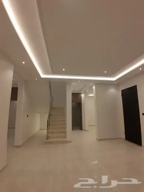 للبيع فيلا درج داخلي وشقه حي الرمال ريبال شقل مودرن 5