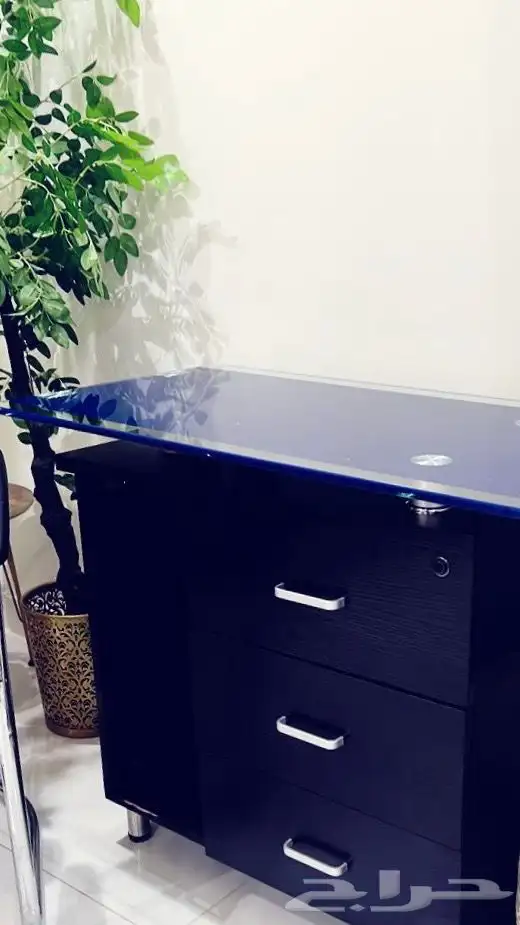 مكتب وكرسي للبيع 1