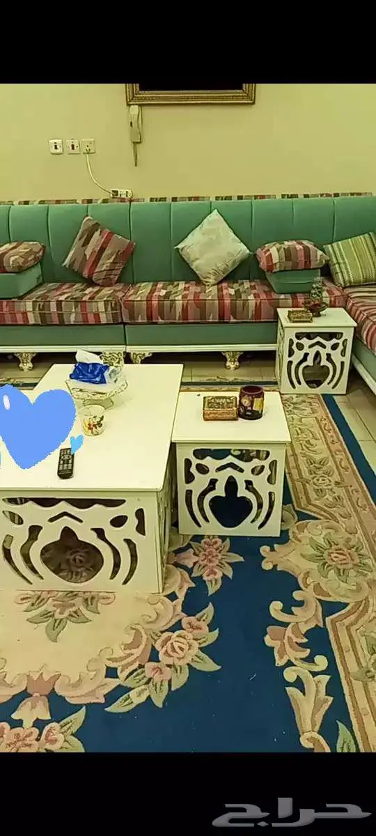 للبيع اطقم كنب اخضر و احمر سليم نظيف 2