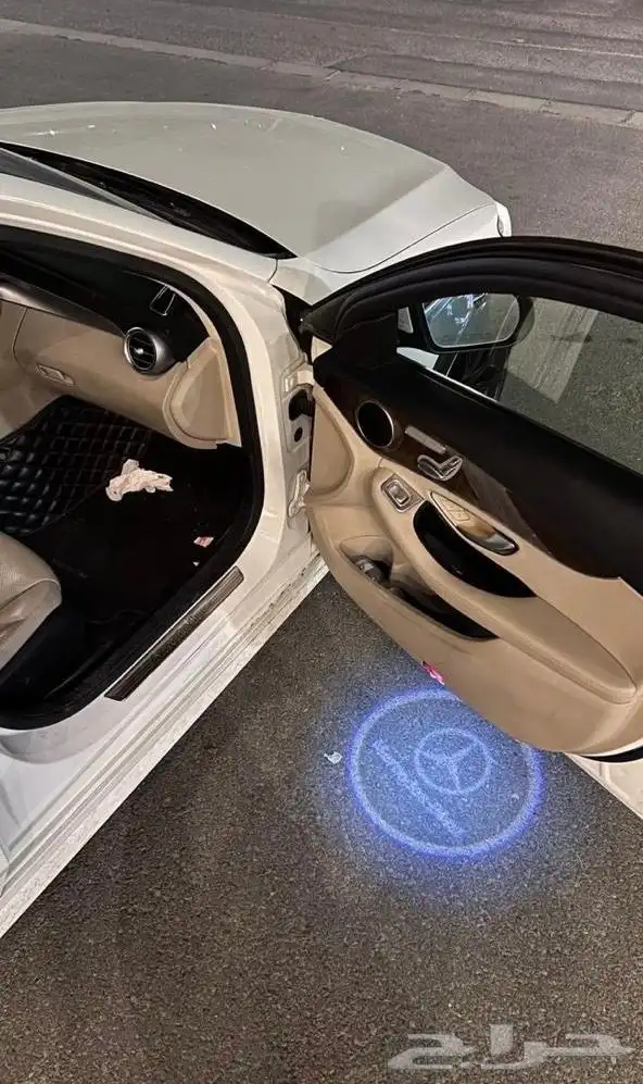 للبيع مرسيدس C300 كت 63 AMG أمريكي 6