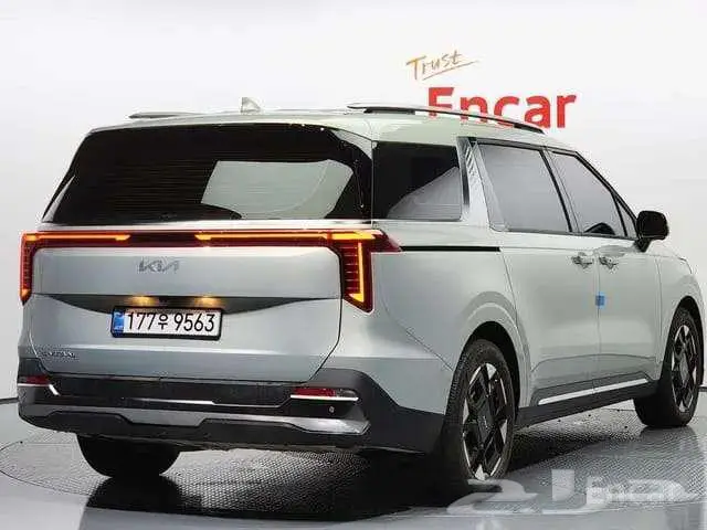 كيا كرنفال 2025 1