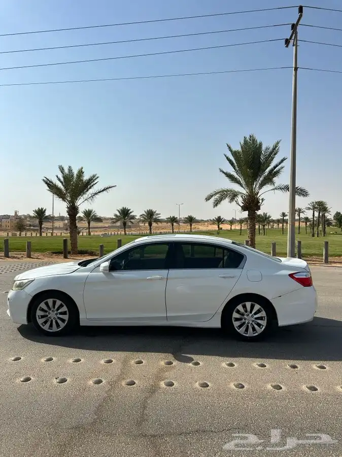 للبيع هوندا أكورد 2015 1