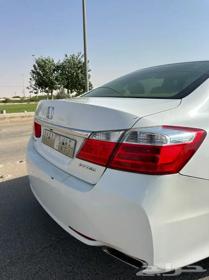 للبيع هوندا أكورد 2015 7