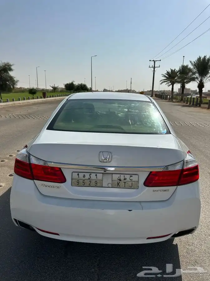 للبيع هوندا أكورد 2015 12