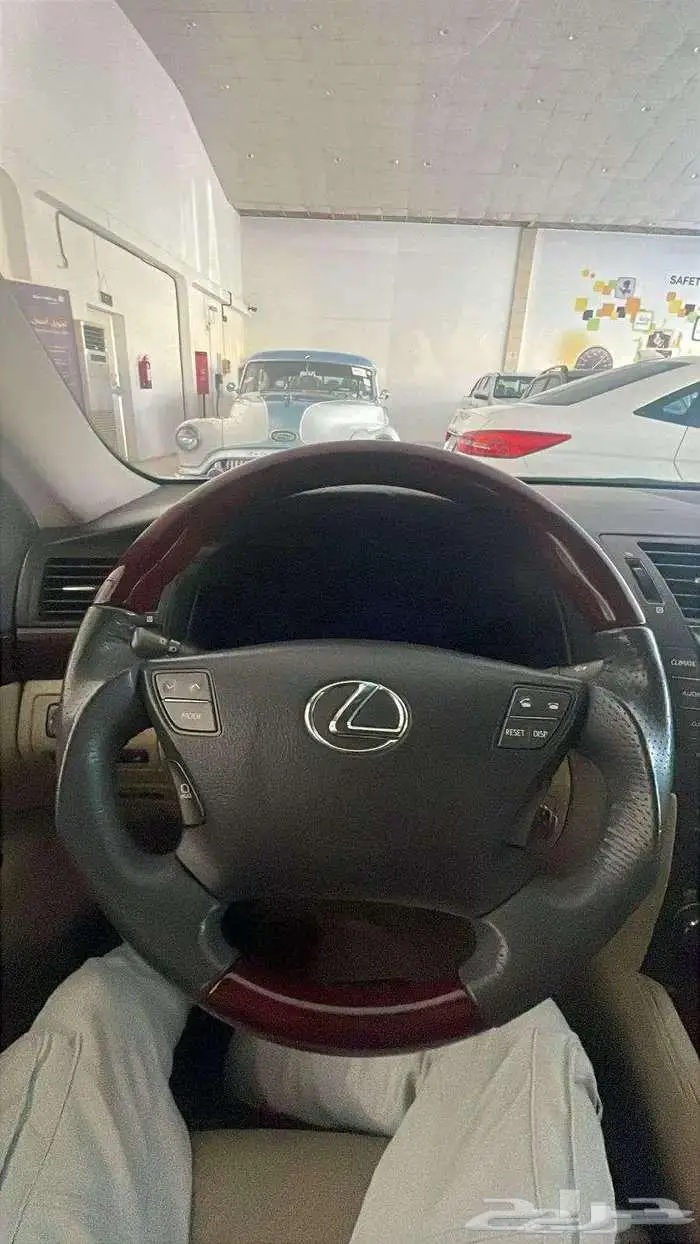 لكزس LS 2009 فل كامل 6